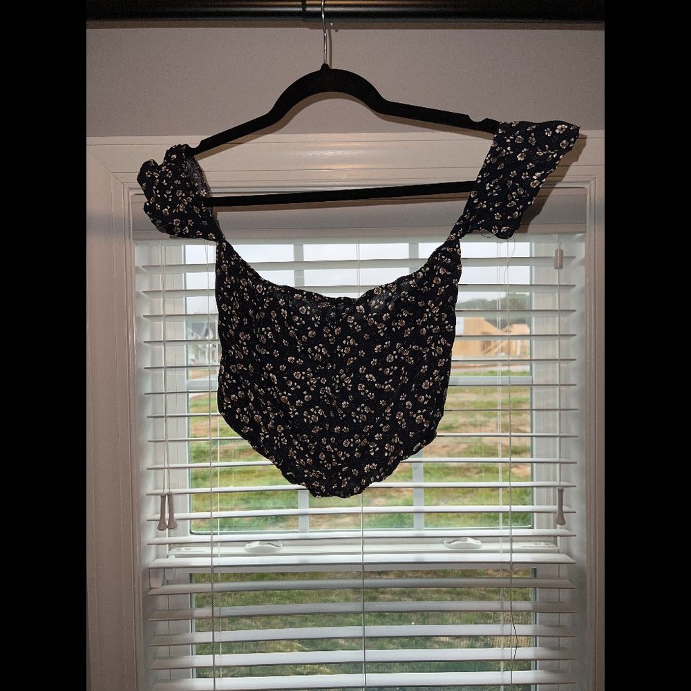 Strapless Off-the-Shoulder Cropped Top